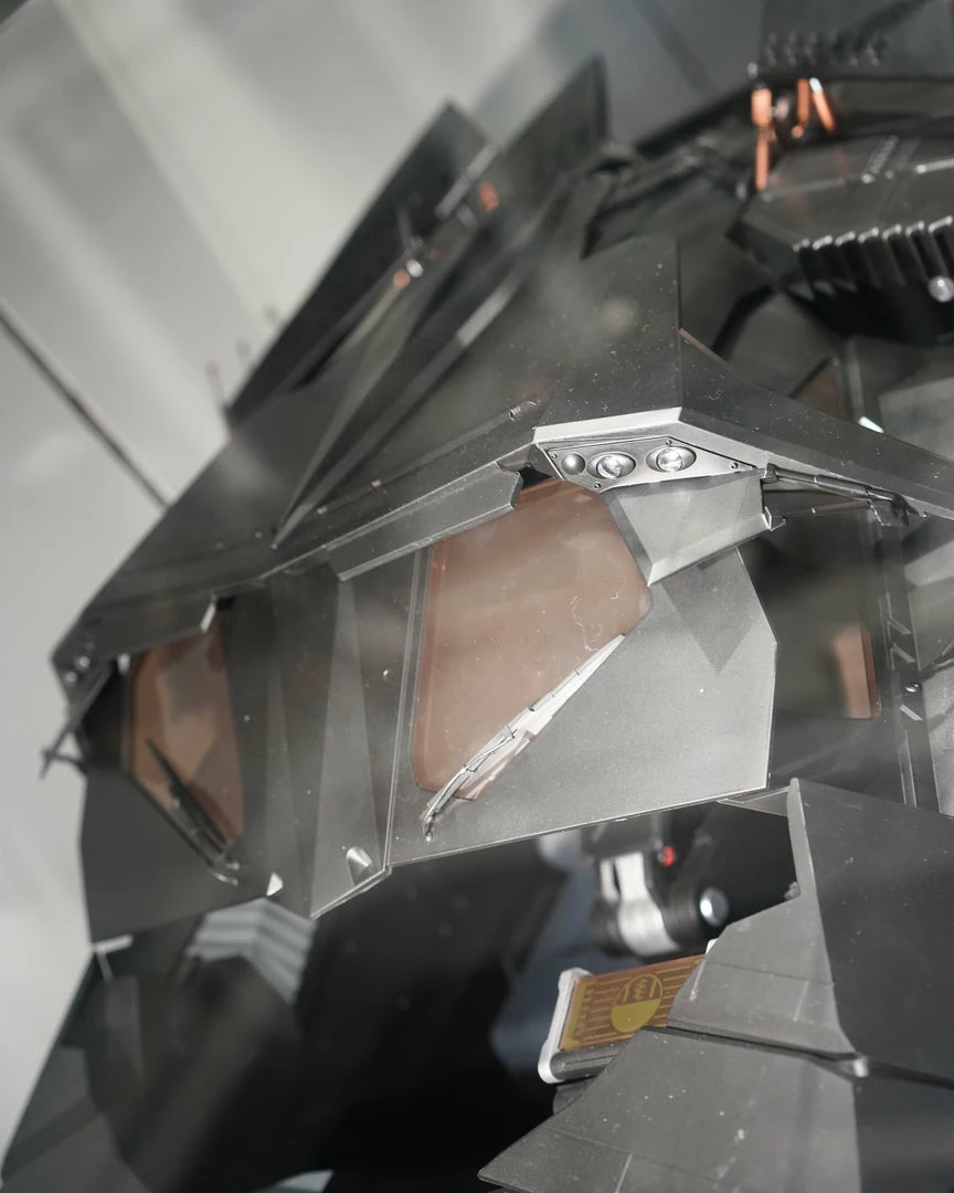 Hot Toys MMS596 Batman Begins Batmobile The Tumbler