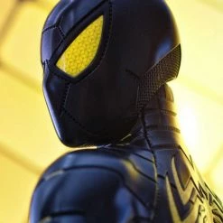 Hot Toys VGM45 Marvel Spiderman PS4 Spiderman Anti Ock Suit Deluxe Edition