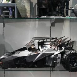 Hot Toys MMS596 Batman Begins Batmobile The Tumbler