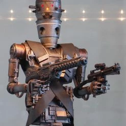 Hot Toys TMS008 Star Wars The Mandalorian IG11