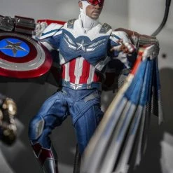 Preorder! Hot Toys TMS040 Marvel The Falcon And The Winter Soldier Captain America