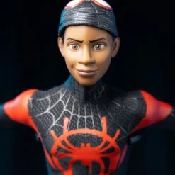 Hot Toys MMS567 Marvel Spiderman Into The Spiderverse Miles Morales