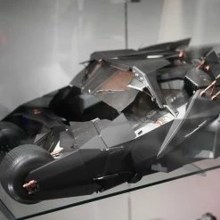 Hot Toys MMS596 Batman Begins Batmobile The Tumbler