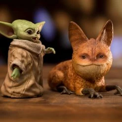 Hot Toys TMS043 Star Wars The Mandalorian Grogu 1/6 Scale Collectibles Set