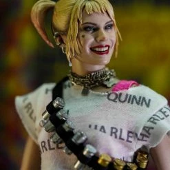 Hot Toys MMS566 Birds Of Prey Harley Quinn Caution Tape Jacket Version