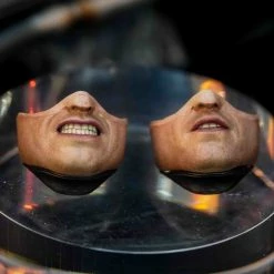 Preorder! Hot Toys MMS639 DC The Batman Deluxe Edition