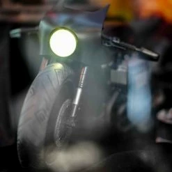 Preorder! Hot Toys MMS642 DC The Batman Batcycle 1/6 Scale Vehicle