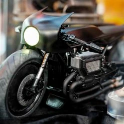 Preorder! Hot Toys MMS642 DC The Batman Batcycle 1/6 Scale Vehicle