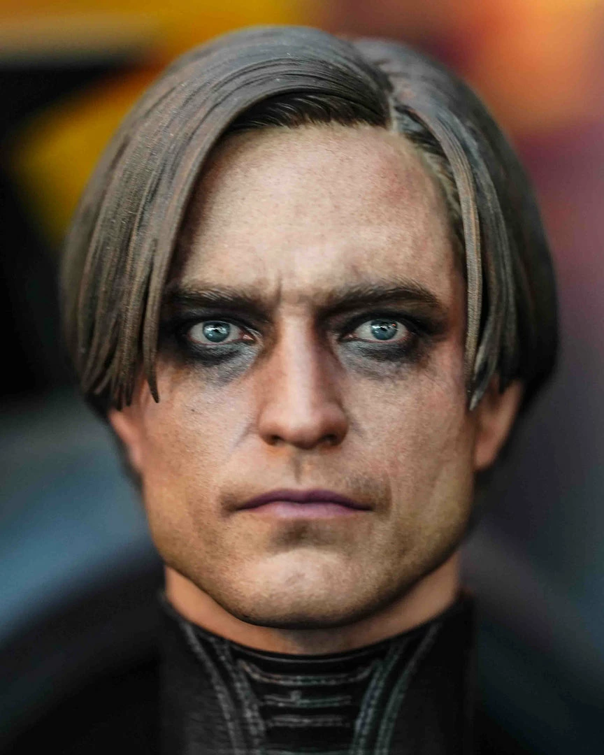 Preorder! Hot Toys MMS638 DC The Batman Regular Edition