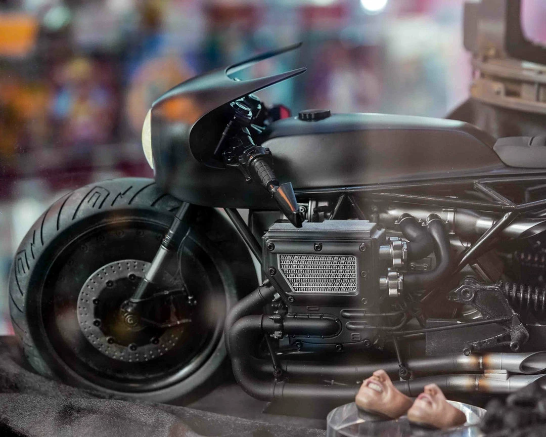 Preorder! Hot Toys MMS642 DC The Batman Batcycle 1/6 Scale Vehicle