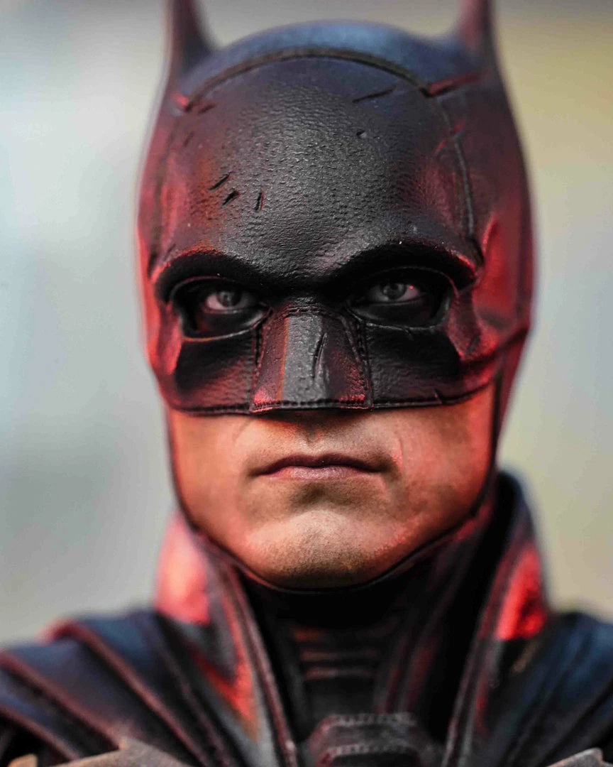 Preorder! Hot Toys MMS638 DC The Batman Regular Edition