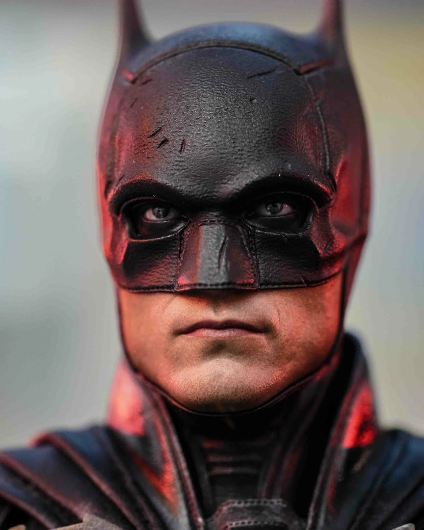 Preorder! Hot Toys MMS638 DC The Batman Regular Edition