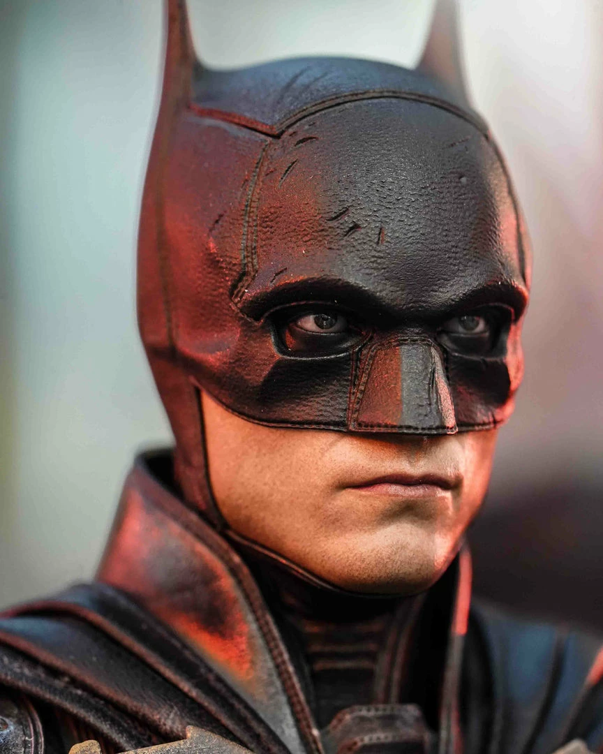 Preorder! Hot Toys MMS638 DC The Batman Regular Edition