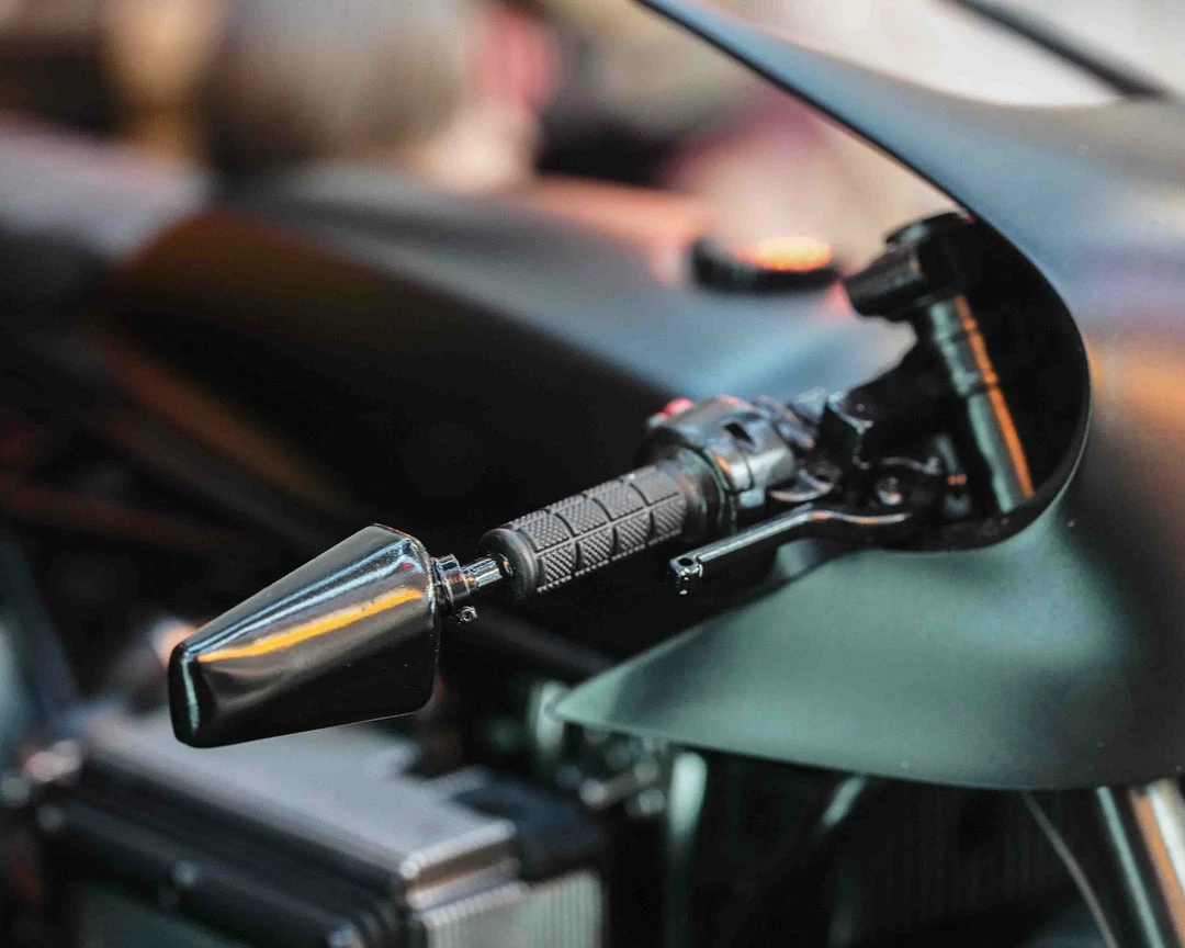 Preorder! Hot Toys MMS642 DC The Batman Batcycle 1/6 Scale Vehicle