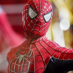 Preorder! Hot Toys MMS662B Spiderman No Way Home Friendly Neighborhood Spiderman Collectible Figure Deluxe Version Special Edition