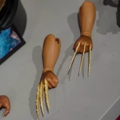 Preorder! Hot Toys MMS660B X-Men: Days Of Future Past 1/6th Scale Wolverine (1973 Version) Collectible Figure (Deluxe Version Special Edition)