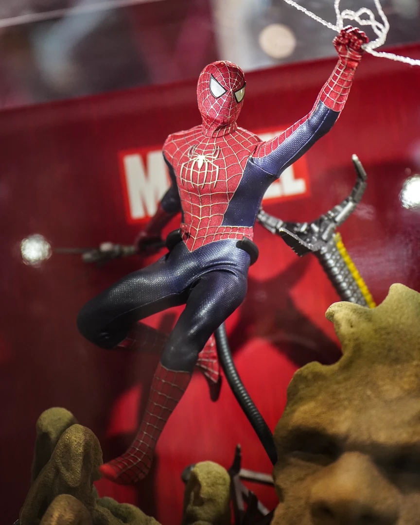 Preorder! Hot Toys MMS661 Spiderman No Way Home Friendly Neighborhood Spider-Man Collectible Figure Regular Edition