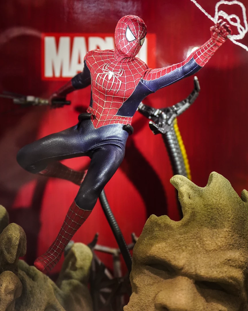 Preorder! Hot Toys MMS661 Spiderman No Way Home Friendly Neighborhood Spider-Man Collectible Figure Regular Edition