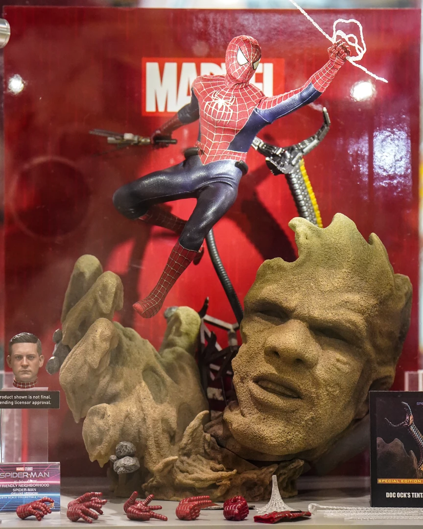 Preorder! Hot Toys MMS662B Spiderman No Way Home Friendly Neighborhood Spiderman Collectible Figure Deluxe Version Special Edition