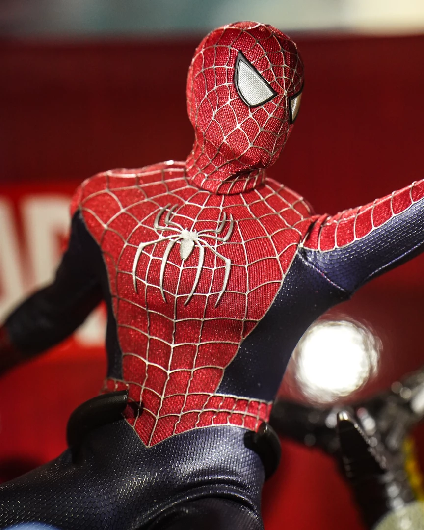 Preorder! Hot Toys MMS661 Spiderman No Way Home Friendly Neighborhood Spider-Man Collectible Figure Regular Edition