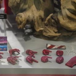 Preorder! Hot Toys MMS662B Spiderman No Way Home Friendly Neighborhood Spiderman Collectible Figure Deluxe Version Special Edition