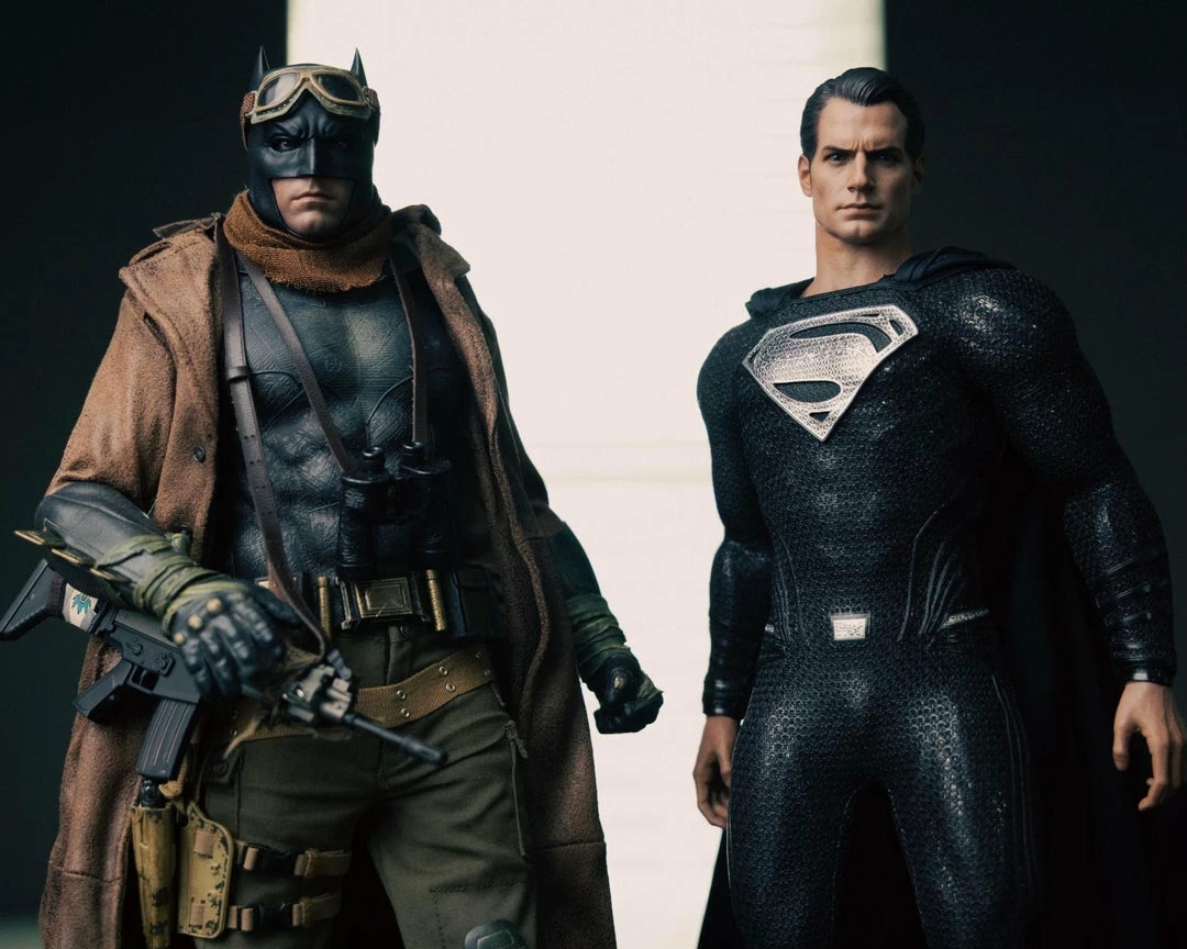 Hot Toys TMS038 DC Zack Snyder Justice League Knightmare Batman And Superman Collectibles Set
