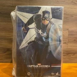 Hot Toys MMS242 Captain America The Winter Solider Captain America Stealth Strike Suit