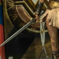 Hot Toys MMS424 DC Wonder Woman Training Armor Version