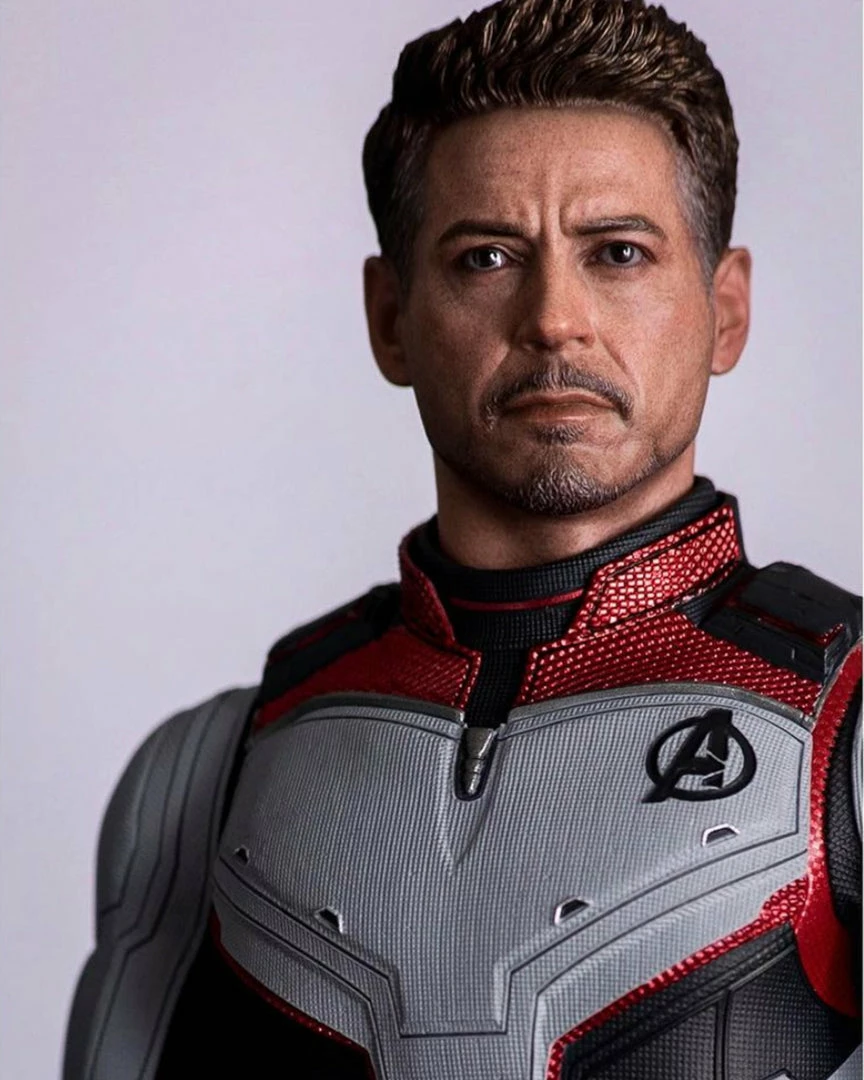 Hot Toys MMS537 Marvel Avengers Endgame Tony Stark Team Suit
