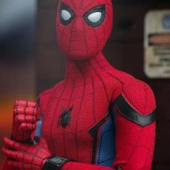 Hot Toys MMS426 Spiderman Homecoming Spiderman Deluxe Edition