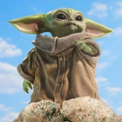 Hot Toys TMS014 Star Wars Mandalorian And The Child Regular Version