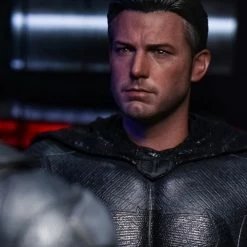 Hot Toys MMS456 DC Justice League Batman Exclusive Version