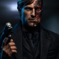 Hot Toys MMS546 DC The Dark Knight Two Face