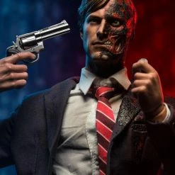 Hot Toys MMS546 DC The Dark Knight Two Face