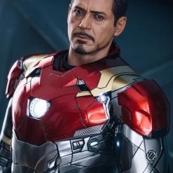 Hot Toys MMS427D19 Marvel Spiderman Homecoming Ironman Mark 47