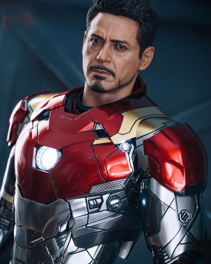 Hot Toys MMS427D19 Marvel Spiderman Homecoming Ironman Mark 47