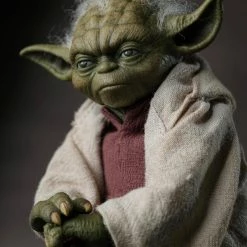 Hot Toys MMS495 Star Wars Attack Of The Clones Yoda