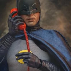 Hot Toys MMS218 DC Batman 1966