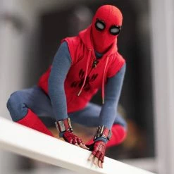 Hot Toys MMS552 Marvel Spiderman Far From Home Spiderman Homemade Suit