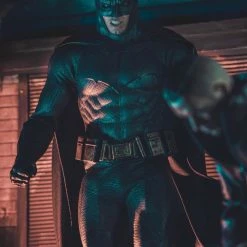 Hot Toys MMS342 DC Batman V Superman Dawn Of Justice Batman Special Edition Batman Tech Cowl With Stand