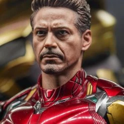 Hot Toys MMS528D30 Marvel Avengers Endgame Ironman Mark 85 With Updated Headsculpt In The Red Box